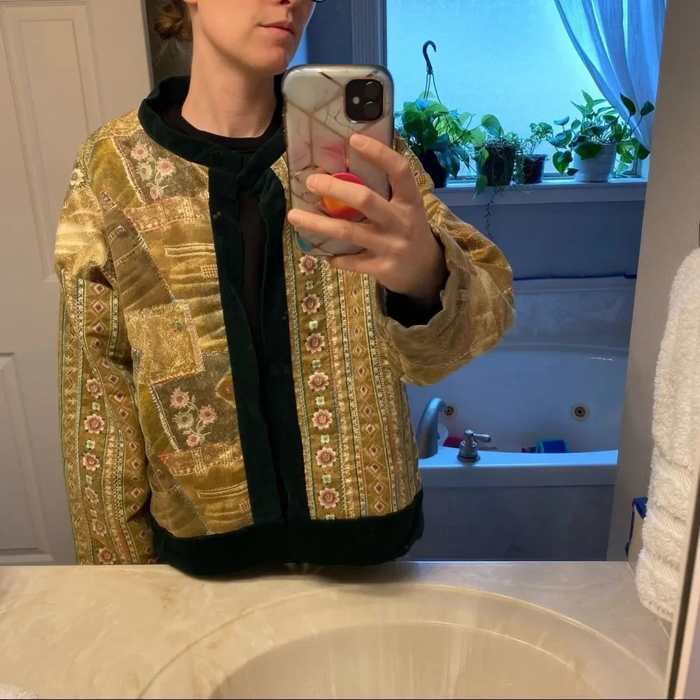 Handmade Green Quilted Jacket - Picture 7 of 7